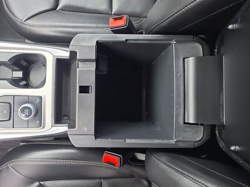 Used 2023 Ford Explorer XLT w/ Equipment Group 202A image 25