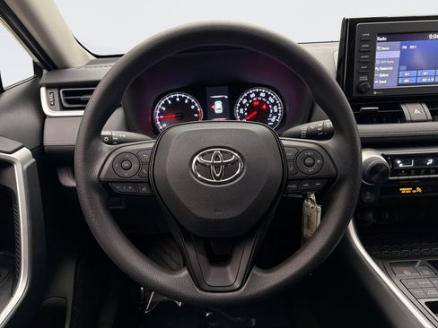 Used 2022 Toyota RAV4 LE image 12
