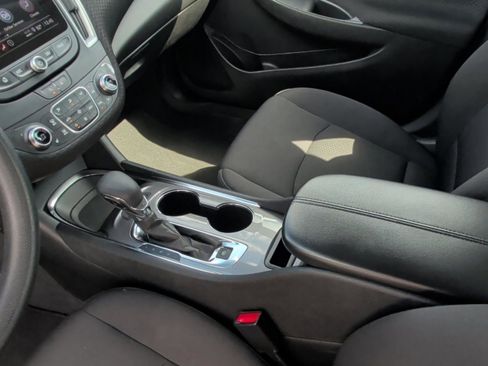 Used 2025 Chevrolet Malibu LT FWD image 15