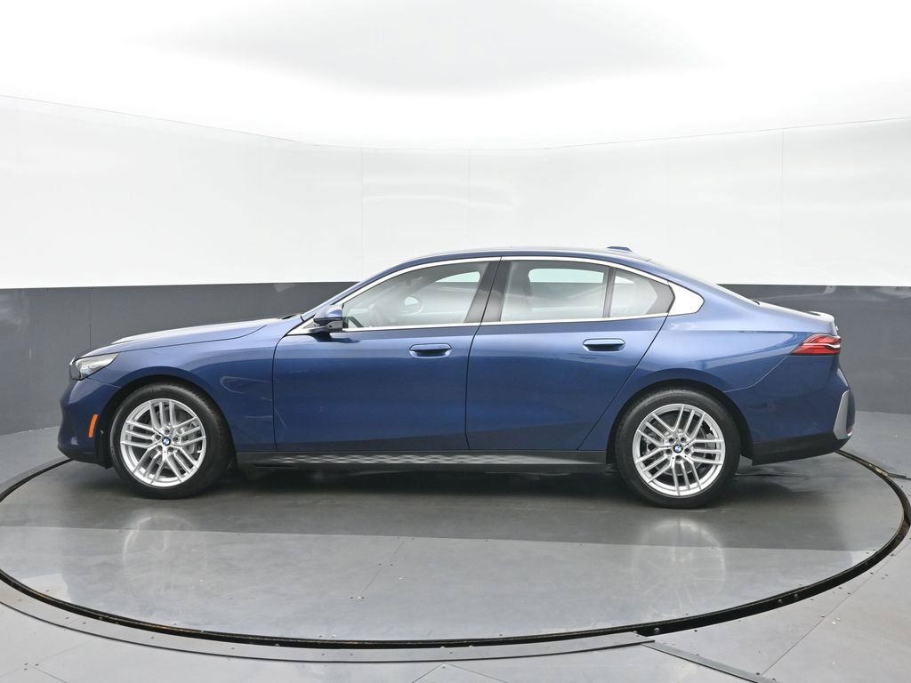 Used 2024 BMW 530i xDrive w/ Premium Package AWD/4WD image 6