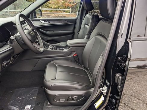 New 2025 Jeep Grand Cherokee Limited image 6