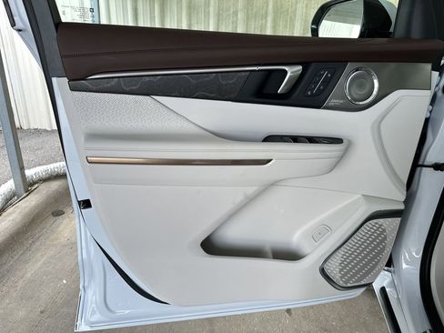 New 2026 Buick Enclave Avenir w/ Super Cruise Package FWD image 10