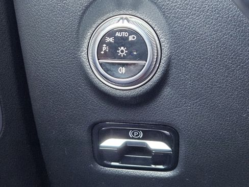 Certified 2025 Mercedes-Benz C 43 AMG 4MATIC Sedan image 23