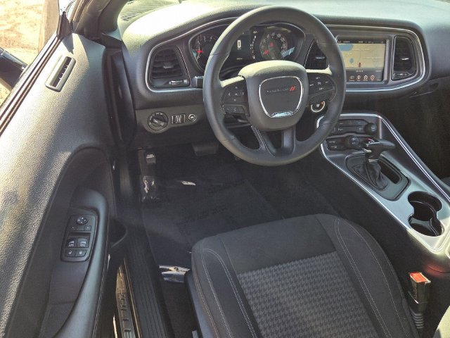 Used 2016 Dodge Challenger R/T w/ Driver Convenience Group RWD image 14