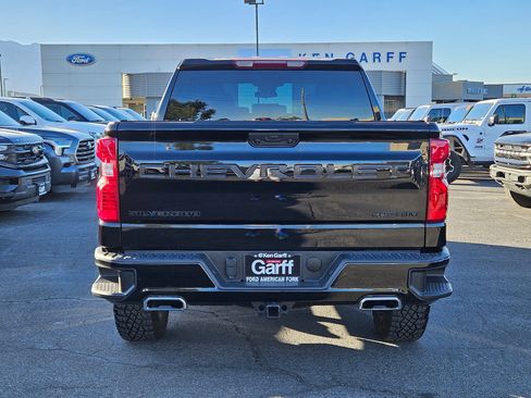 Used 2023 Chevrolet Silverado 1500 Custom Trail Boss w/ LPO, Dark Essentials Package AWD/4WD image 7