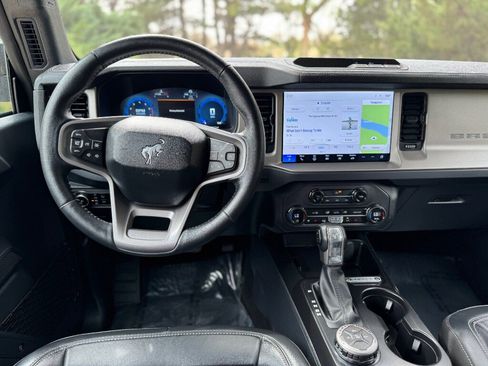 Used 2025 Ford Bronco Outer Banks image 13