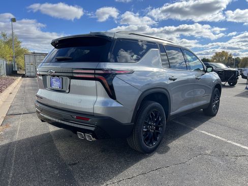 New 2026 Chevrolet Traverse LT w/ Midnight/Sport Edition image 3