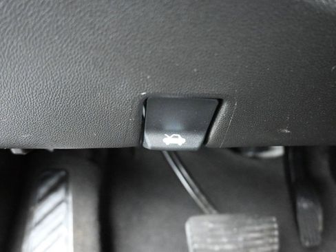 Used 2022 Chevrolet Silverado 2500 High Country w/ Safety Package II image 39