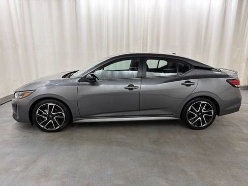 Used 2025 Nissan Sentra SR FWD image 3