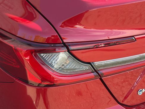 Used 2025 Toyota Camry XLE FWD image 30