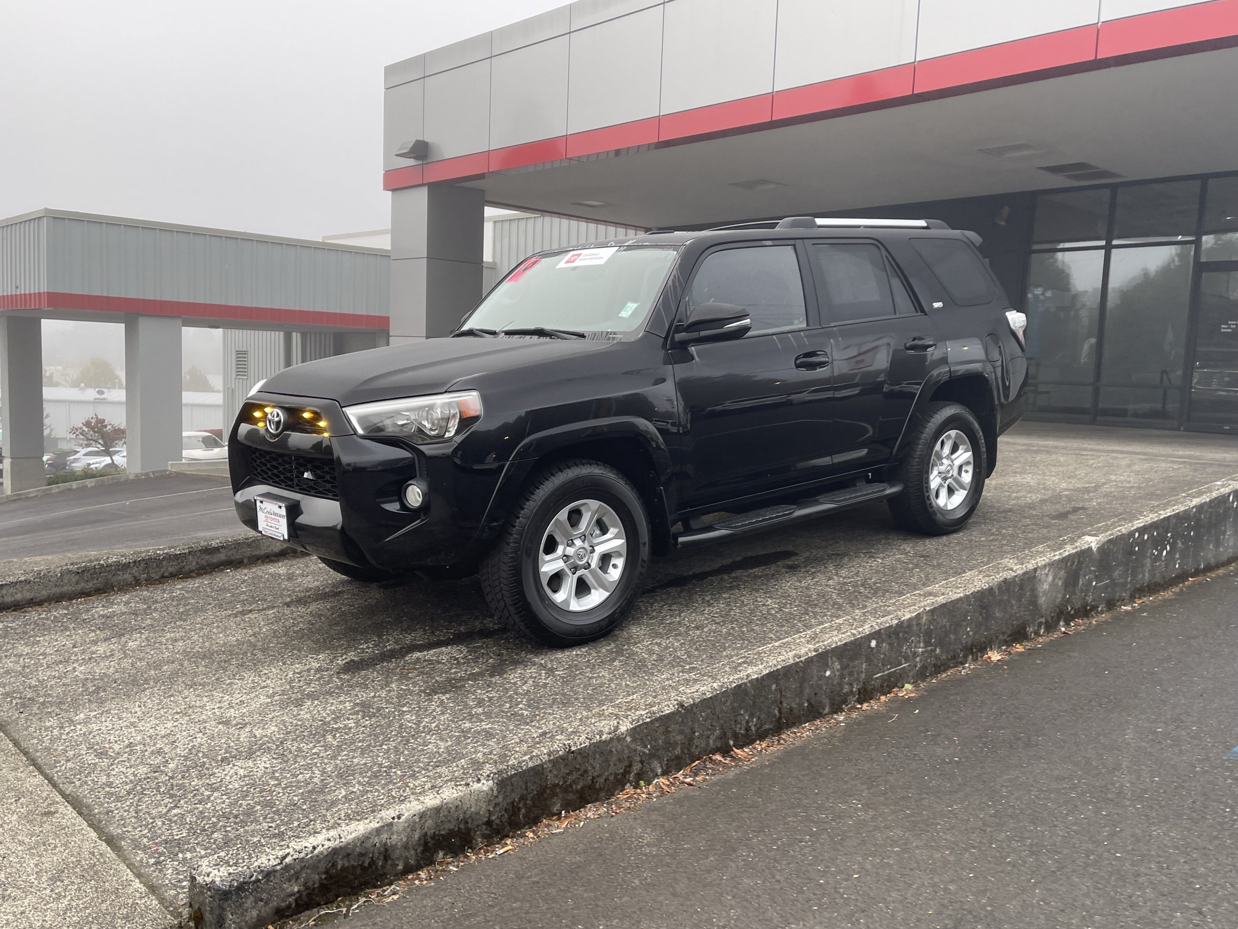 Certified 2019 Toyota 4Runner SR5 Premium AWD/4WD image 4