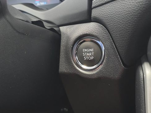 Used 2025 Toyota RAV4 XLE AWD/4WD image 29