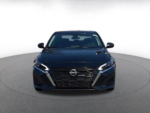 Used 2025 Nissan Altima 2.5 SV image 4