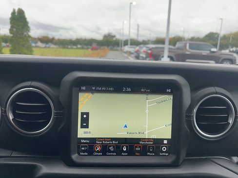 Used 2020 Jeep Gladiator Overland w/ Popular Equipment Package image 17