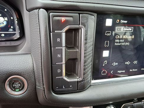 Used 2022 GMC Yukon XL Denali AWD/4WD image 12