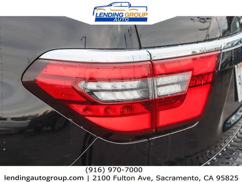 Used 2021 Nissan Armada SL w/ Captain's Chairs Package image 8