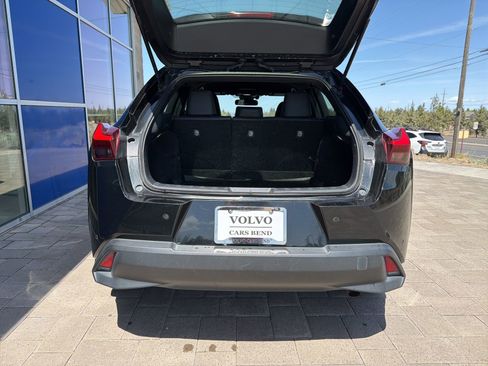 Used 2022 Lexus UX 200 w/ Accessory Package (Z1) FWD image 9
