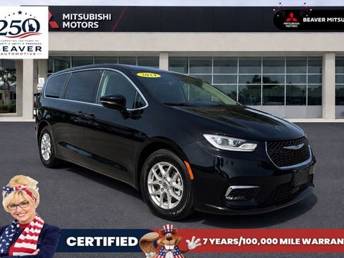 Used 2024 Chrysler Pacifica Touring-L FWD image 1