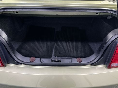 Used 2006 Ford Mustang GT image 34