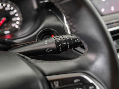 Used 2023 Jeep Compass Limited image 26