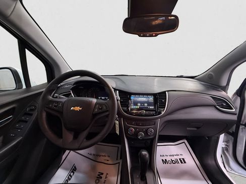 Used 2021 Chevrolet Trax LS w/ Tint and Cruise Package image 12