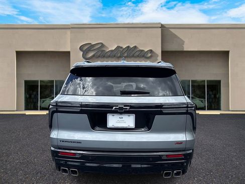 Used 2026 Chevrolet Traverse RS FWD image 4