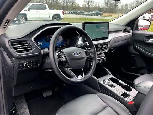 Used 2025 Ford Escape Platinum AWD/4WD image 17