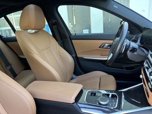 Used 2023 BMW 330i Sedan w/ Premium Package image 25