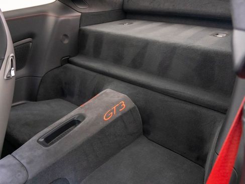 Used 2014 Porsche 911 GT3 w/ Carbon Interior Package RWD image 17