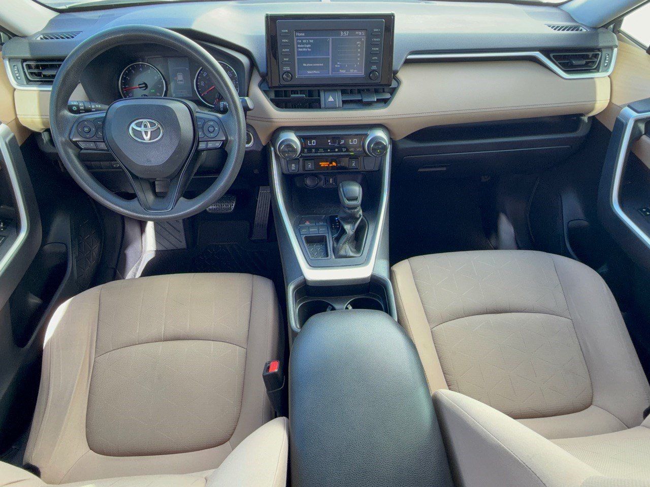Used 2019 Toyota RAV4 XLE w/ Convenience Package FWD image 17