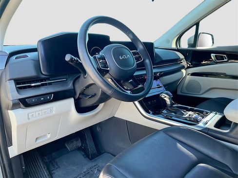 Used 2024 Kia Carnival SX image 9