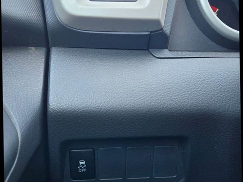 Used 2010 Toyota Matrix S image 22