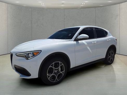 Used 2023 Alfa Romeo Stelvio Sprint image 7