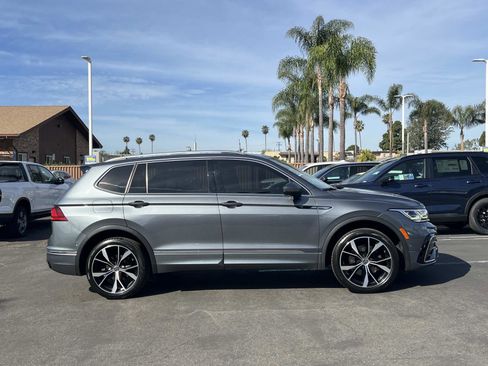 Used 2022 Volkswagen Tiguan SEL R-Line image 30