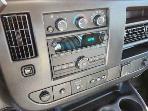 New 2025 GMC Savana 2500 Extended RWD image 19
