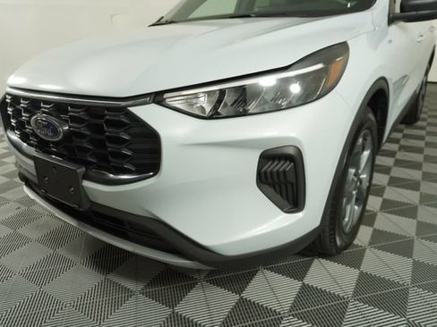 Used 2025 Ford Escape ST-Line FWD image 11