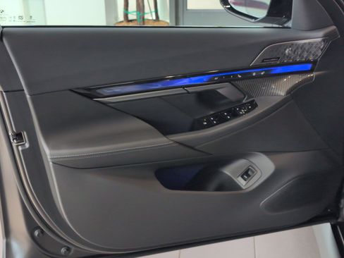 Used 2025 BMW M5 Touring w/ Executive Package image 14