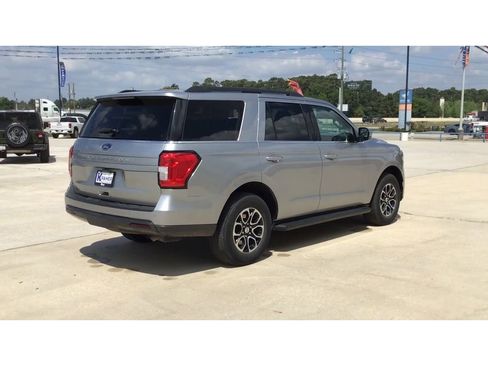 Used 2024 Ford Expedition XLT image 8