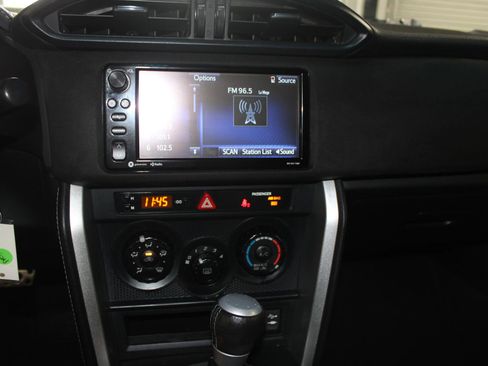 Used 2017 Toyota 86 image 16