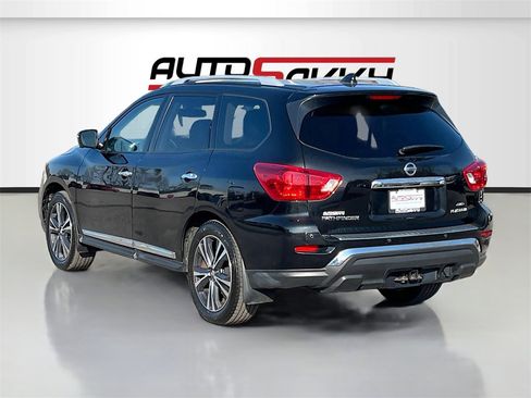 Used 2020 Nissan Pathfinder Platinum image 5