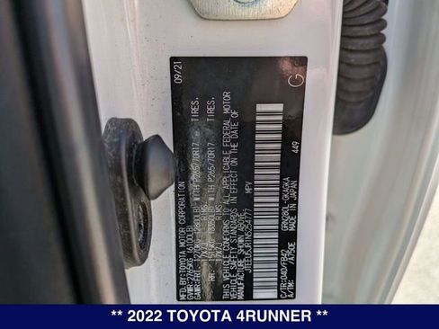 Used 2022 Toyota 4Runner SR5 RWD image 31