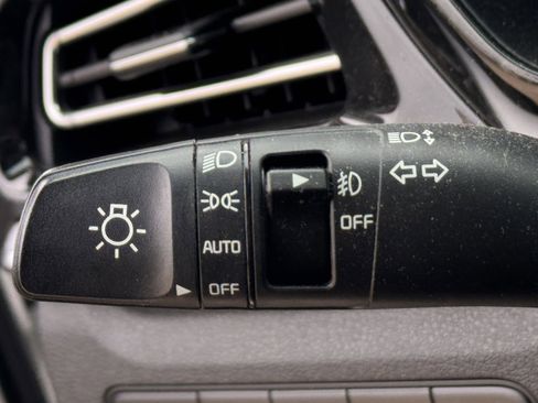 Used 2021 Kia Niro EX Premium FWD image 22