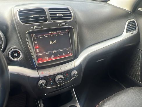 Used 2015 Dodge Journey R/T w/ Flexible Seating Group image 19