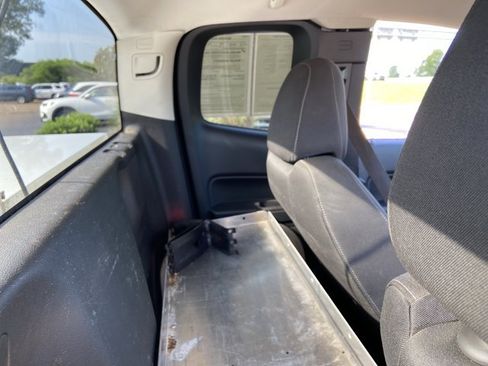 Used 2022 Chevrolet Colorado LT w/ Fleet Safety Package RWD image 21