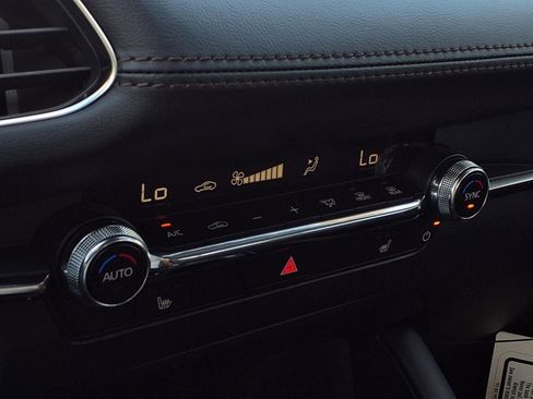 New 2026 MAZDA MAZDA3 2.5 S Hatchback w/ Premium Pkg FWD image 9