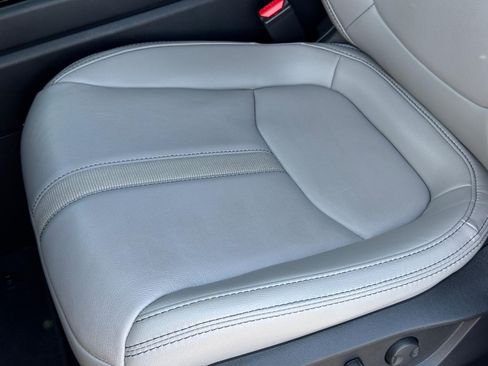 Certified 2025 Honda Pilot Touring image 41