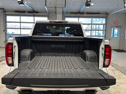 Used 2022 GMC Sierra 1500 Elevation image 17