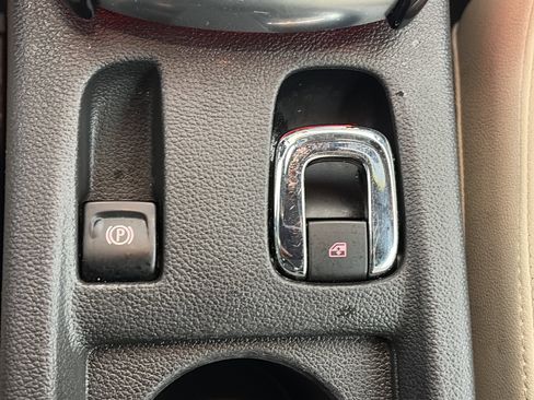 Used 2018 Buick Cascada Premium image 26