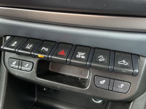 Used 2022 Chevrolet Colorado Z71 w/ Safety Package image 28