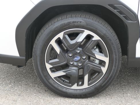 Used 2025 Subaru Forester Limited AWD/4WD image 10